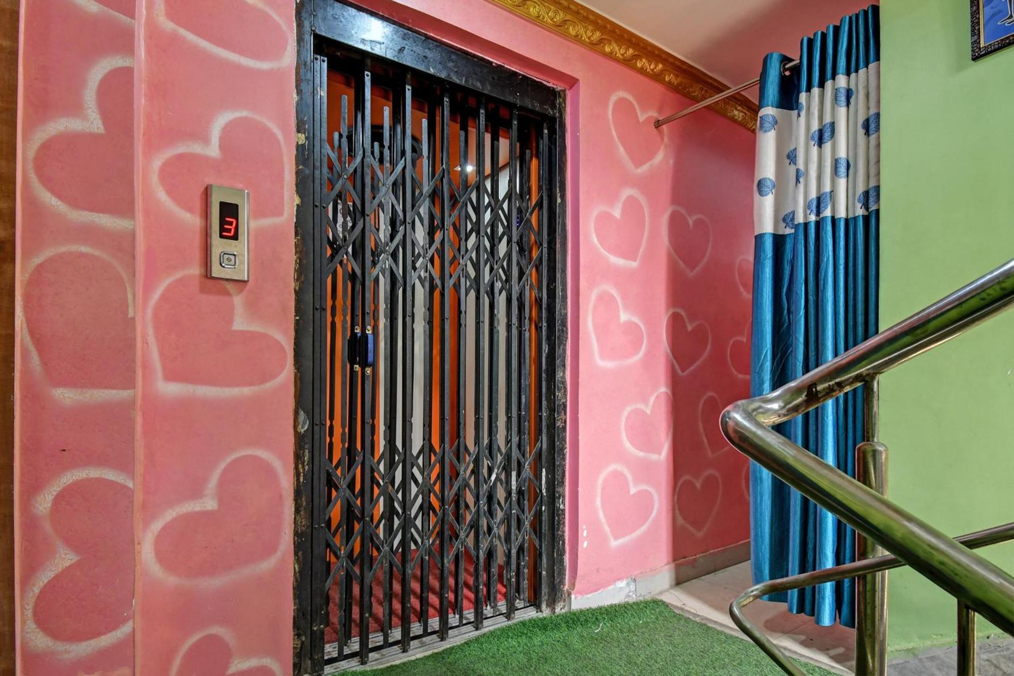 Hotel O Star View Kalkutta Exterior foto